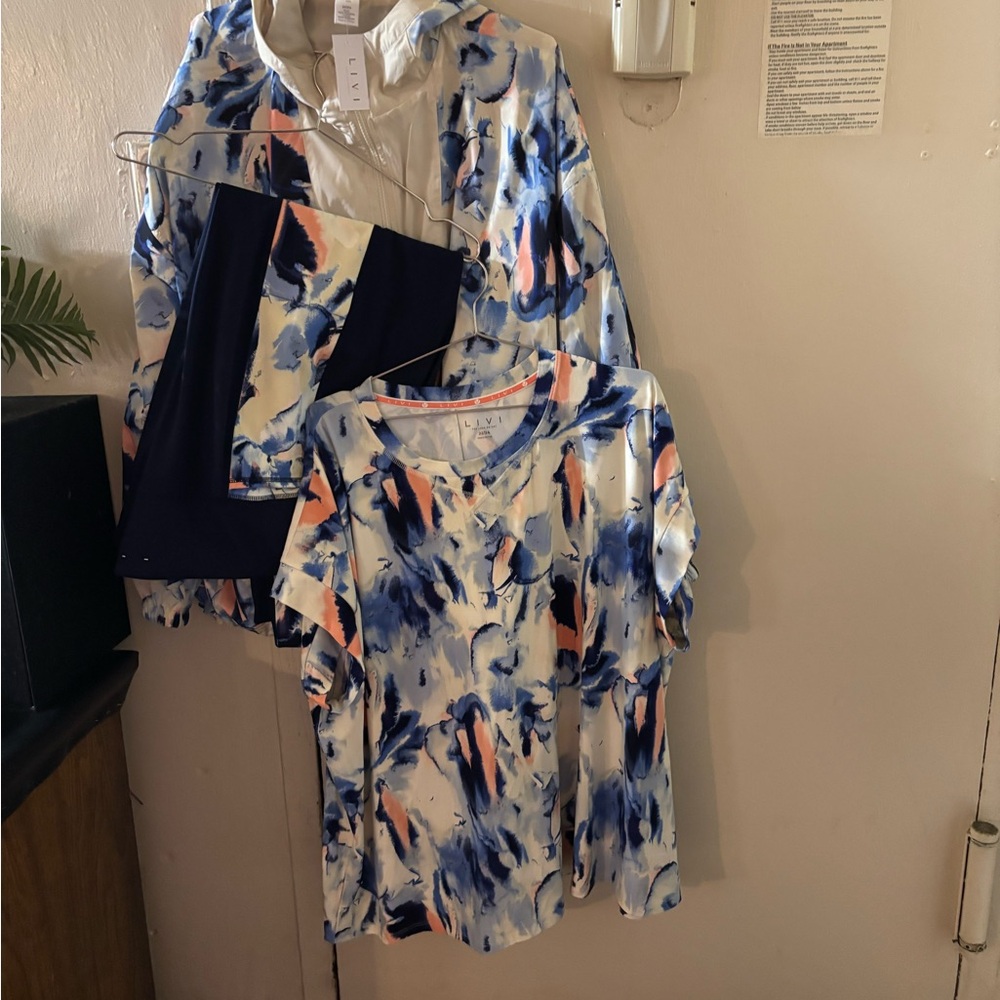 Blue and White Abstract Print 3-piece activewear